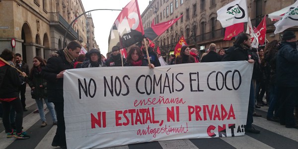 Anarcosindicalistas de Salamanca. Concentración frente a la Subdelegación del gobierno. 25/03/2015.