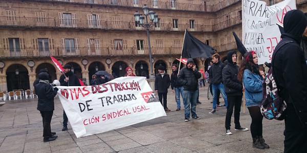 Bloque libertario. Manifestación en la Plaza Mayor de Salamanca. 24/03/2015.